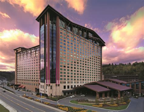 hotels near harrah's cherokee casino